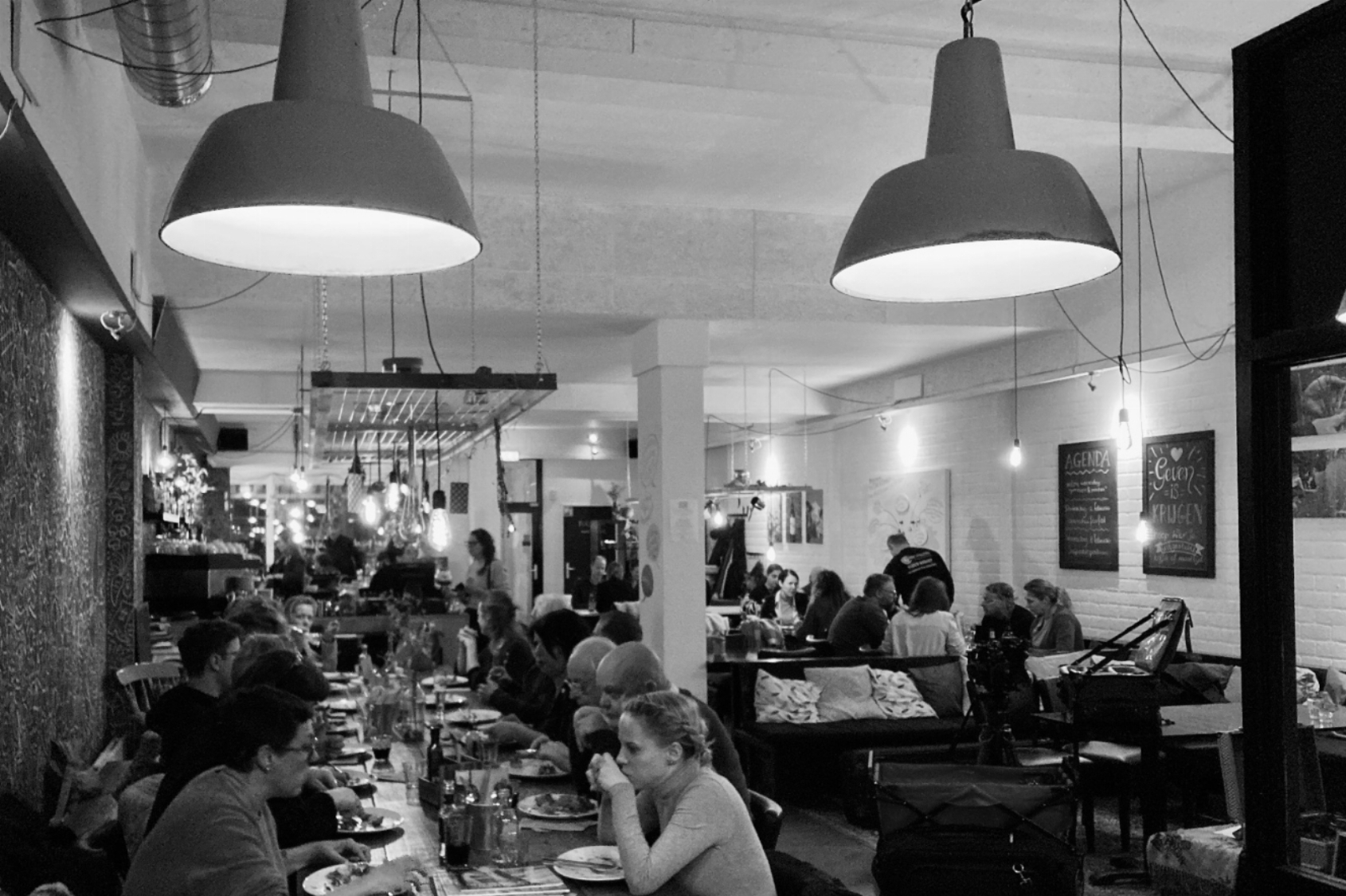 Aanschuiftafel: samen eten en verbinden, ook voor wie het niet betalen kan!